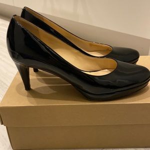 Excellent used Cole Haan Black Patent Leather Pumps Heels Nike Air Size 7